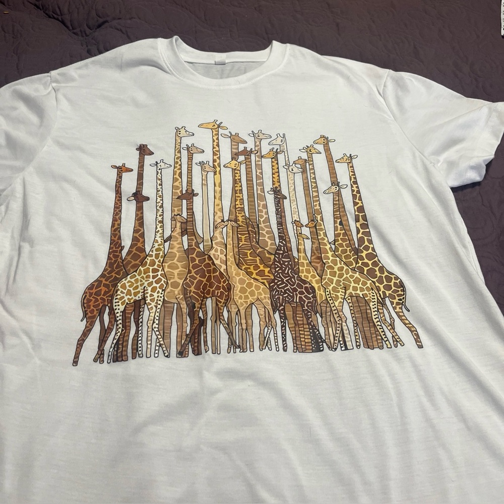 Giraffe Print White Short Sleeve Tee